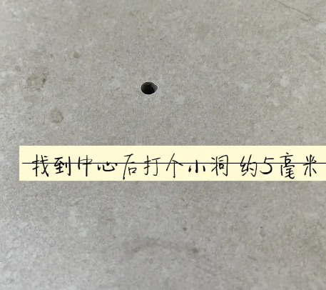 塔河瓷砖空鼓维修公司专业解答在瓷砖铺贴过程中，如果砂料搅拌不均匀，将会带来以下问题